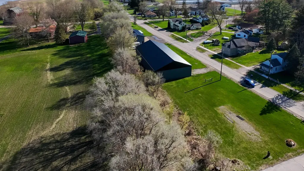 653 Chesaning Street St. Charles Village MI 48655