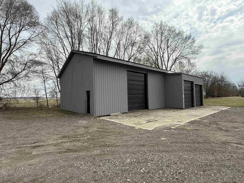 653 Chesaning Street St. Charles Village MI 48655