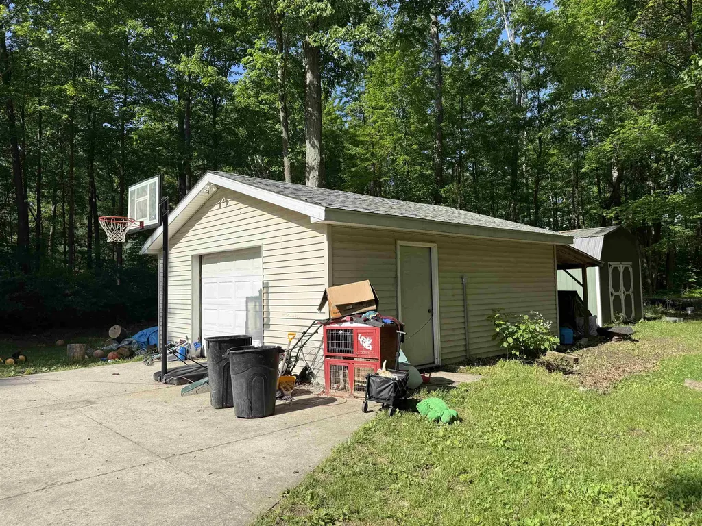 5911 Jackson Avenue Lincoln Township MI 48632