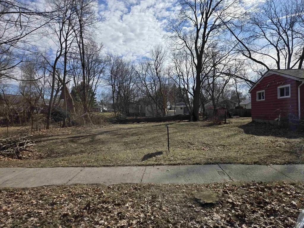 840 Harris Street Lansing City MI 48906