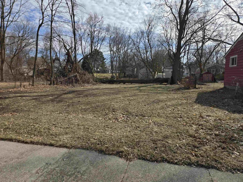 840 Harris Street Lansing City MI 48906