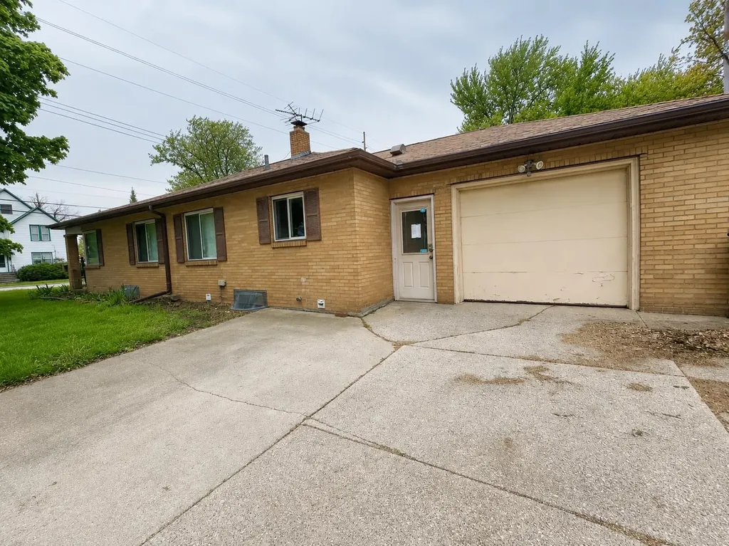 1500 N Trumbull Street Bay City City MI 48708