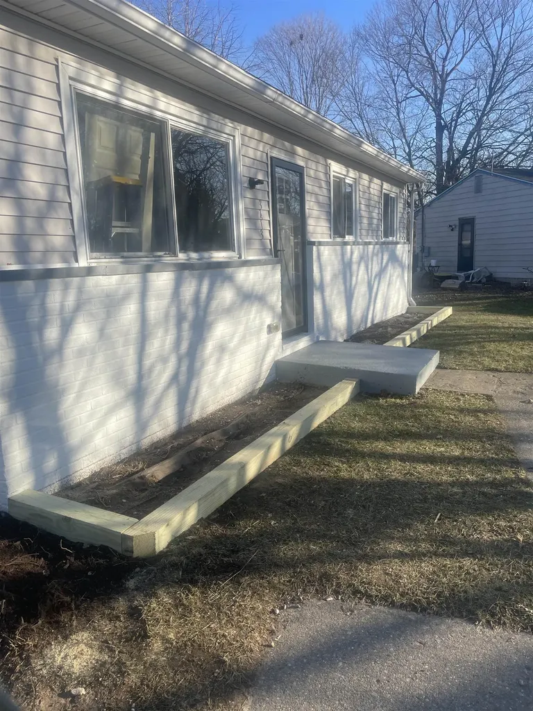 3413 Braeburn Drive Lansing City MI 48911
