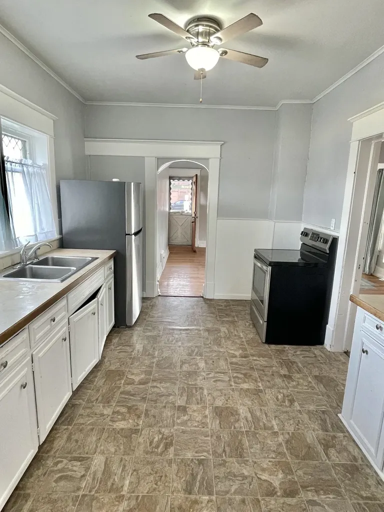 1106 W Main Street Owosso City MI 48867