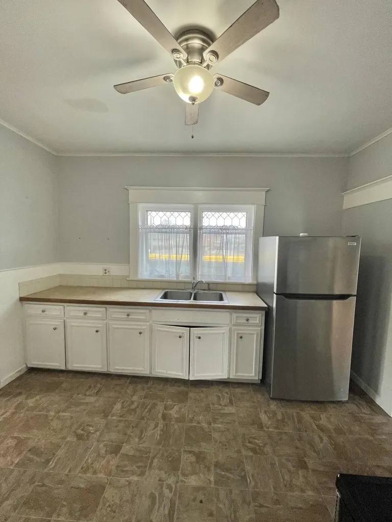 1106 W Main Street Owosso City MI 48867