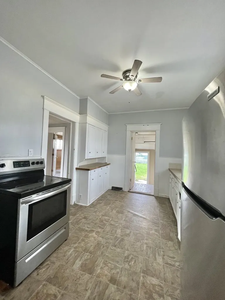 1106 W Main Street Owosso City MI 48867