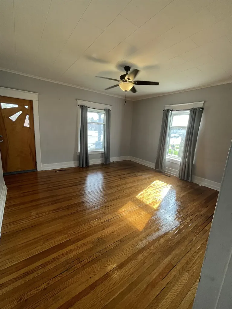 1106 W Main Street Owosso City MI 48867