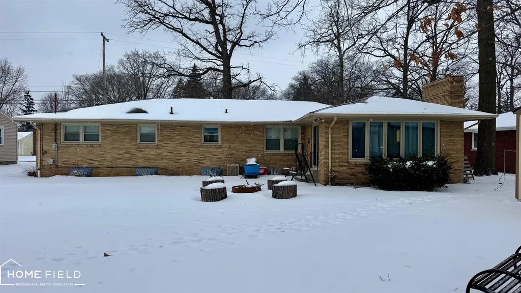 1200 N Dewey Street Owosso City MI 48867