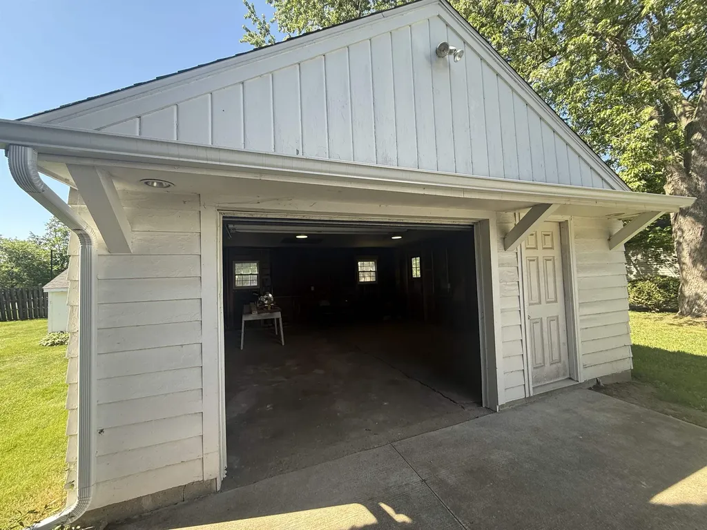 1427 W King Street Owosso City MI 48867