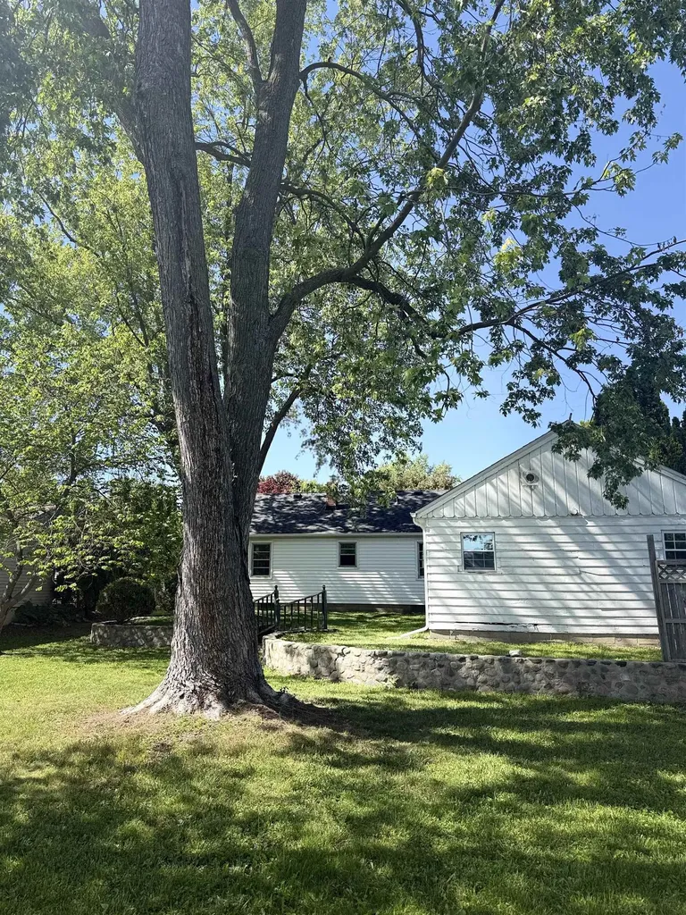 1427 W King Street Owosso City MI 48867
