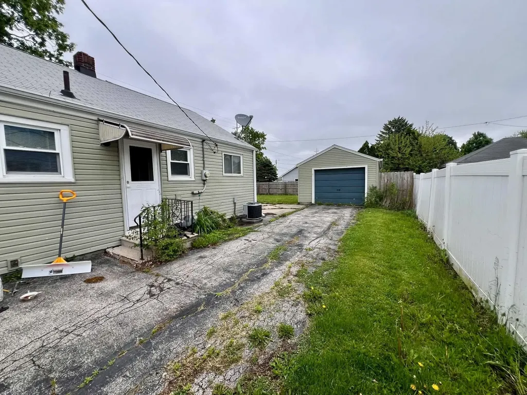 1503 S Van Buren Street Bay City City MI 48708