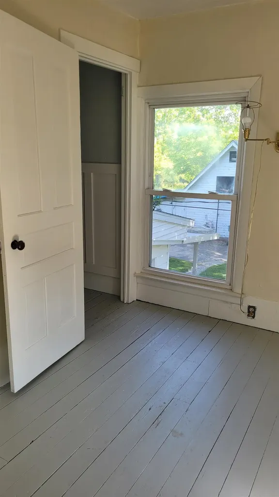 1013 Oak Street Lennon Village MI 48449