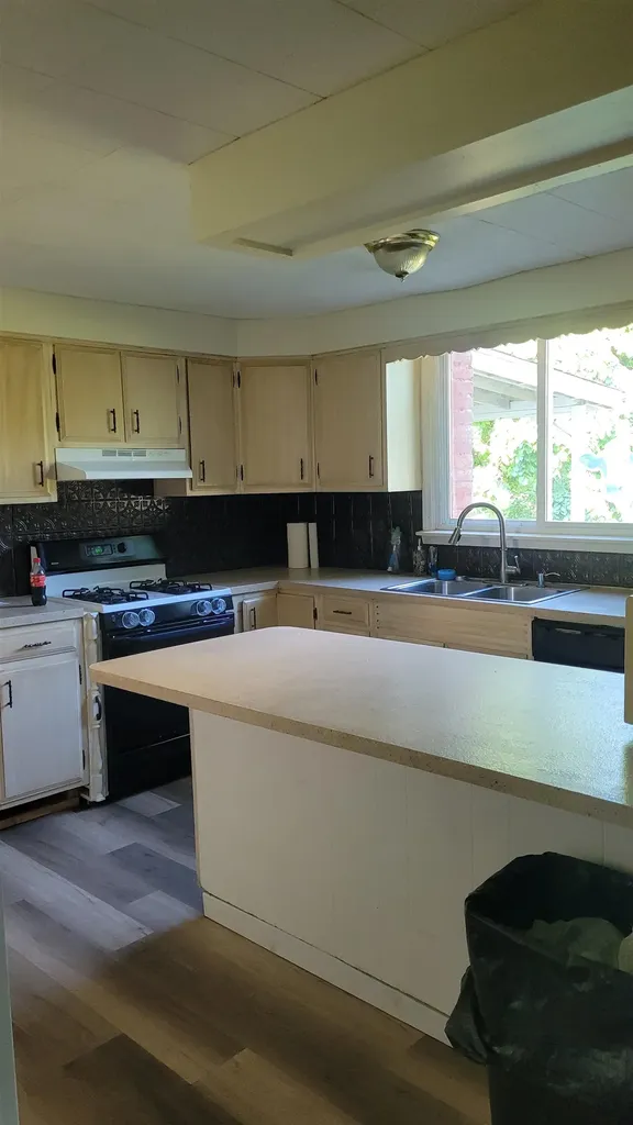 1013 Oak Street Lennon Village MI 48449