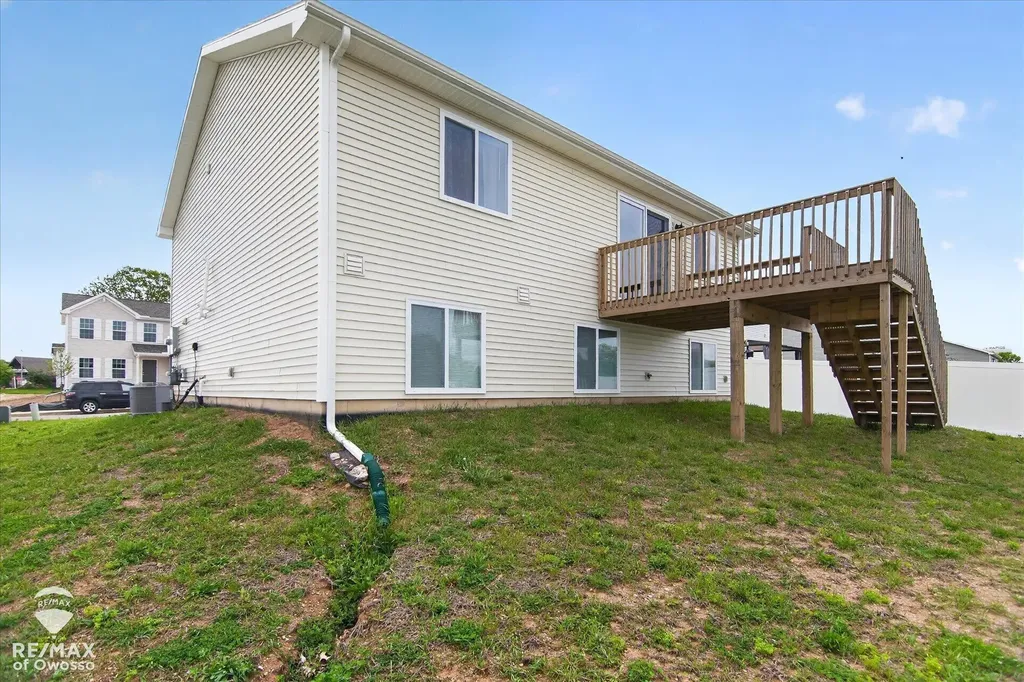 604 Muirfield Drive Eaton Rapids City MI 48827