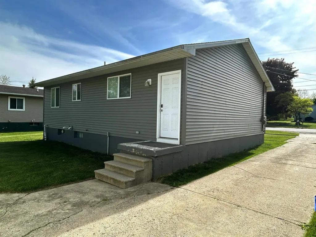 825 S Chestnut Street Owosso City MI 48867