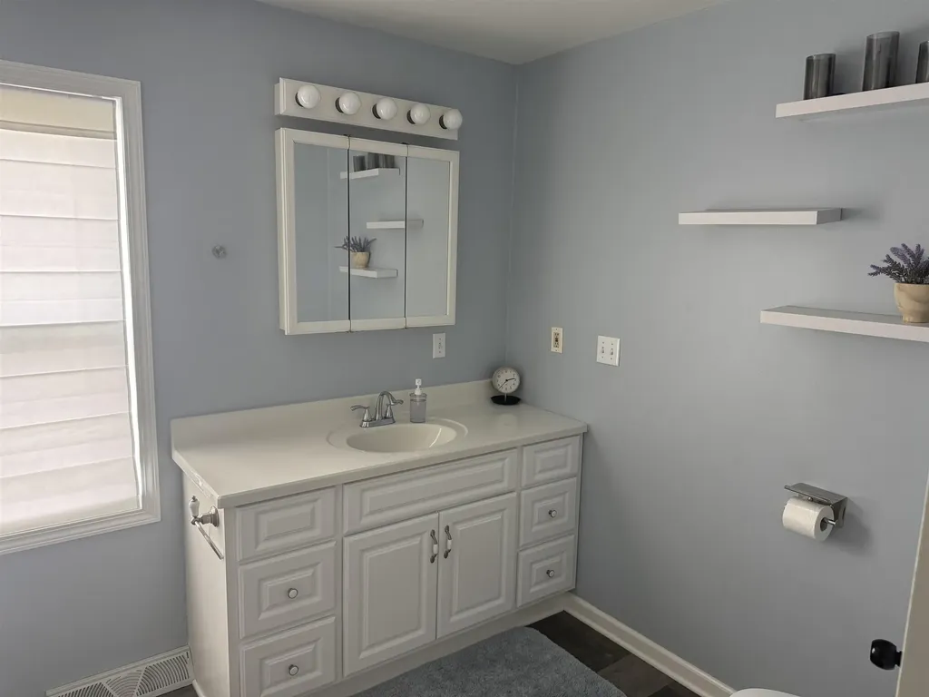 850 Middleton Road Caledonia Charter Township MI 48867