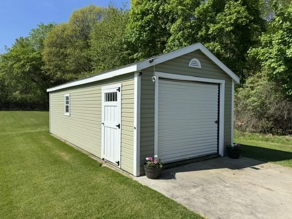 850 Middleton Road Caledonia Charter Township MI 48867