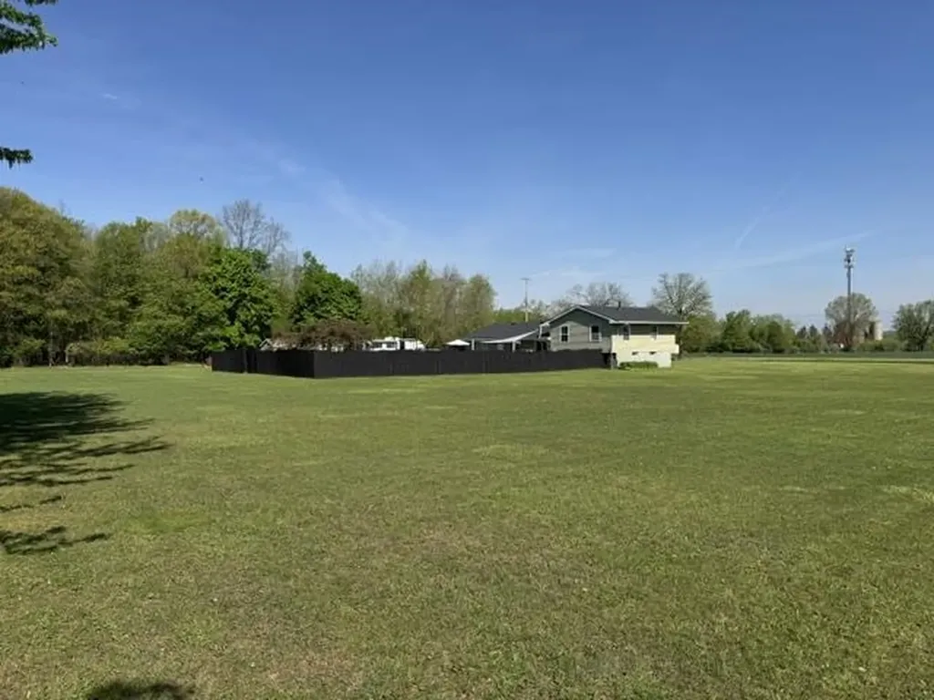 850 Middleton Road Caledonia Charter Township MI 48867