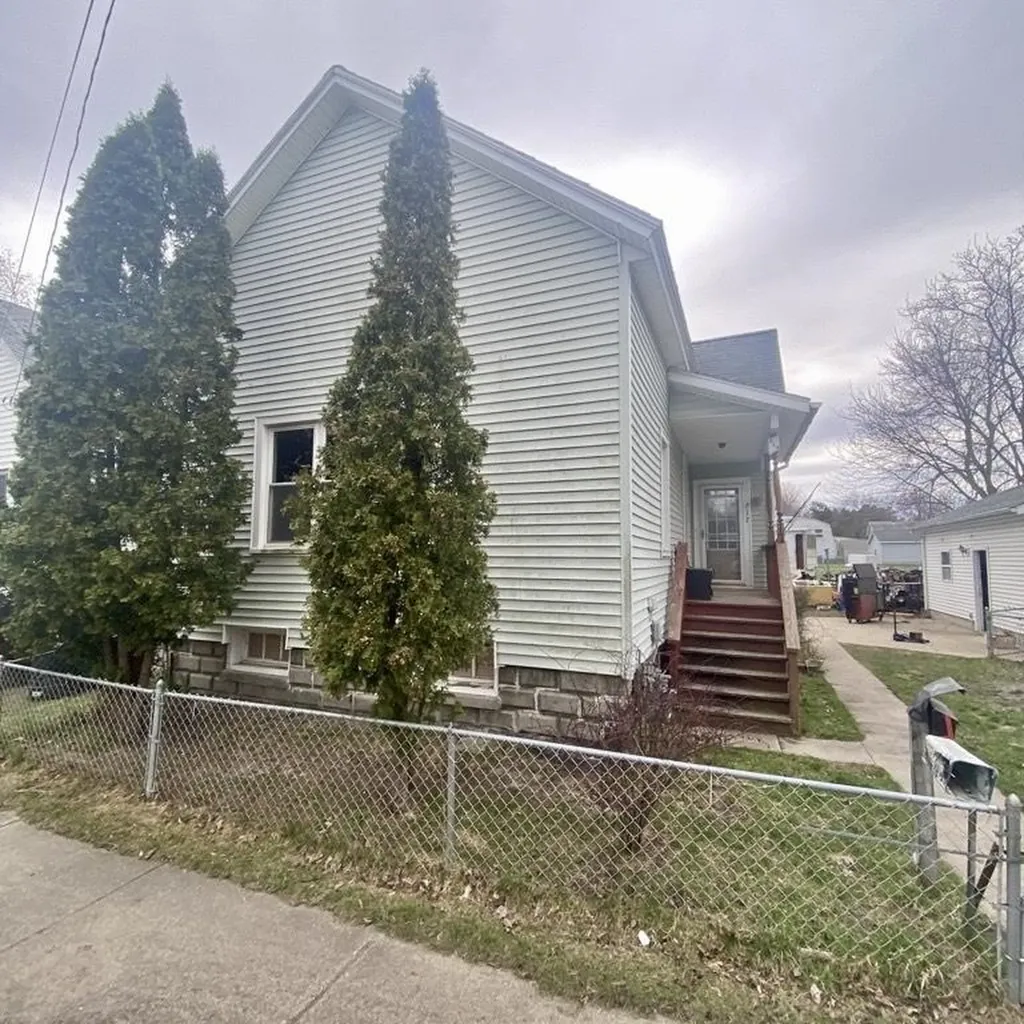 217 Tenth Street Manistee Township MI 49660
