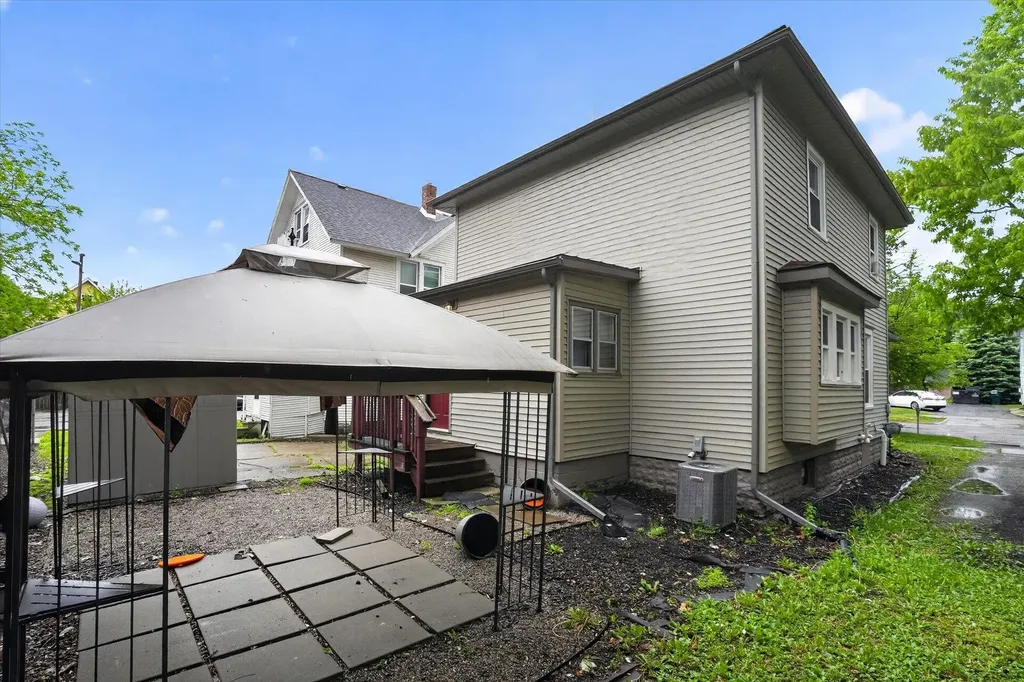309 W Lapeer Street Lansing City MI 48933
