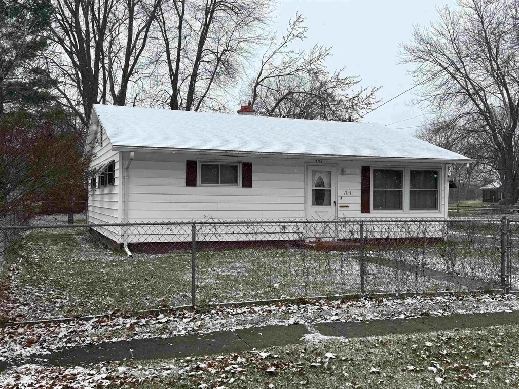 704 Isham Street Owosso City MI 48867