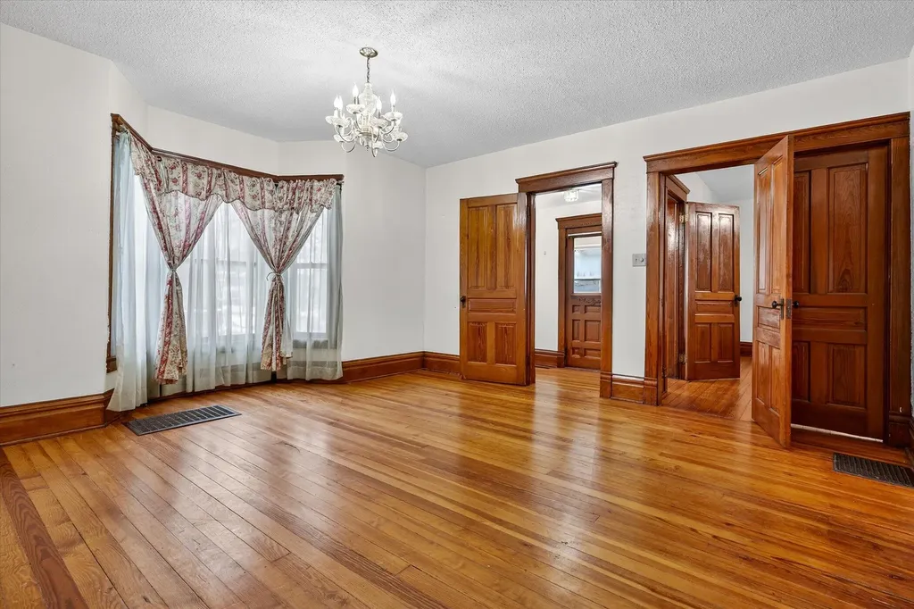 1008 Oak Street Niles City MI 49120