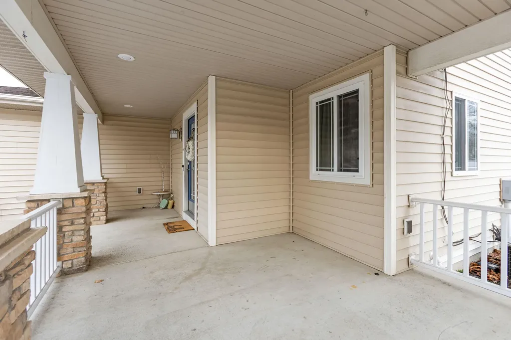 518 Dogwood Lane Watervliet City MI 49098