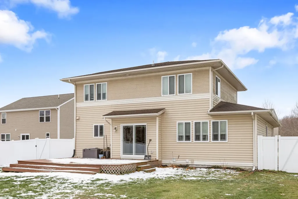 518 Dogwood Lane Watervliet City MI 49098