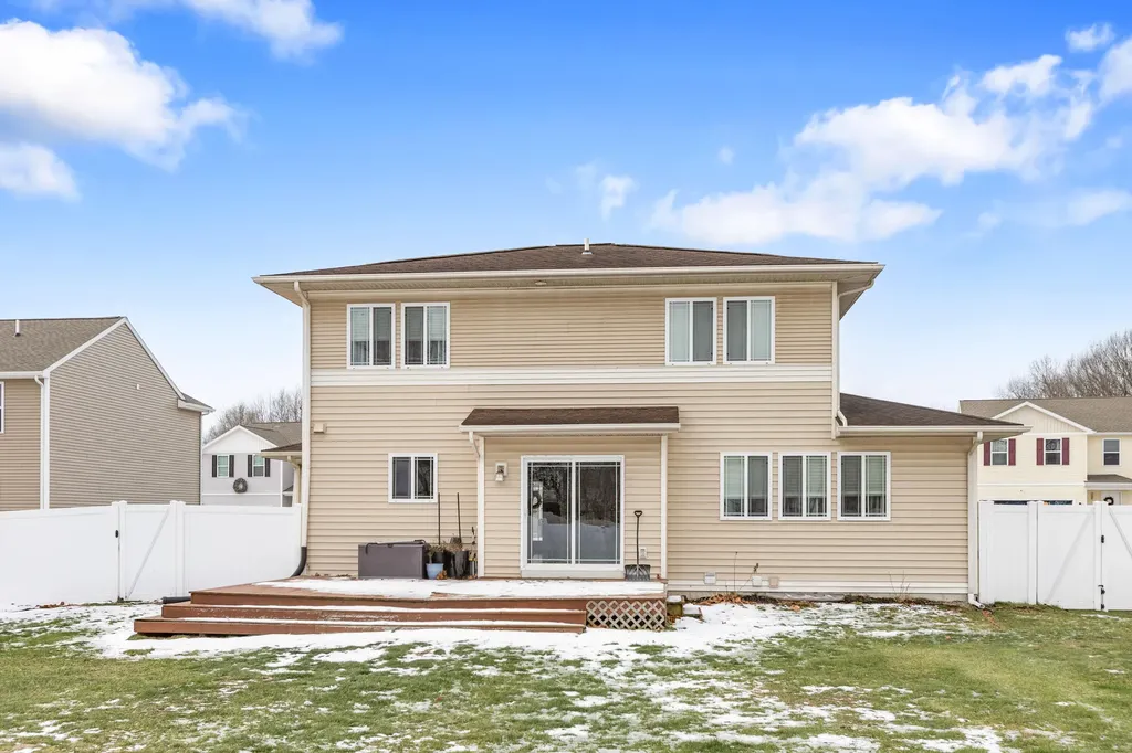 518 Dogwood Lane Watervliet City MI 49098