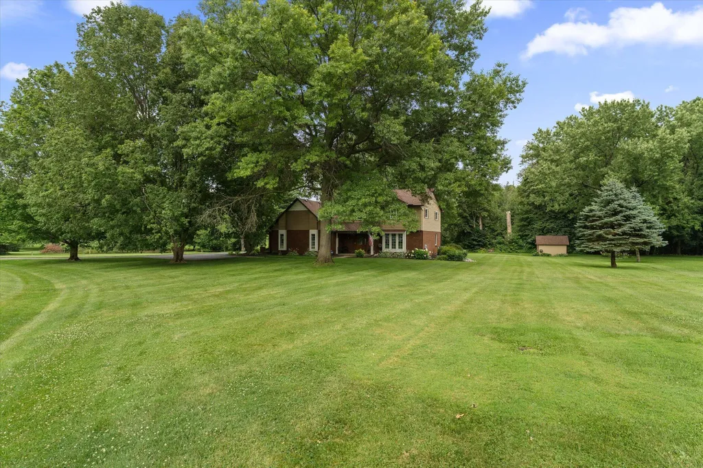 22279 Loupee Drive Lagrange Township MI 49031