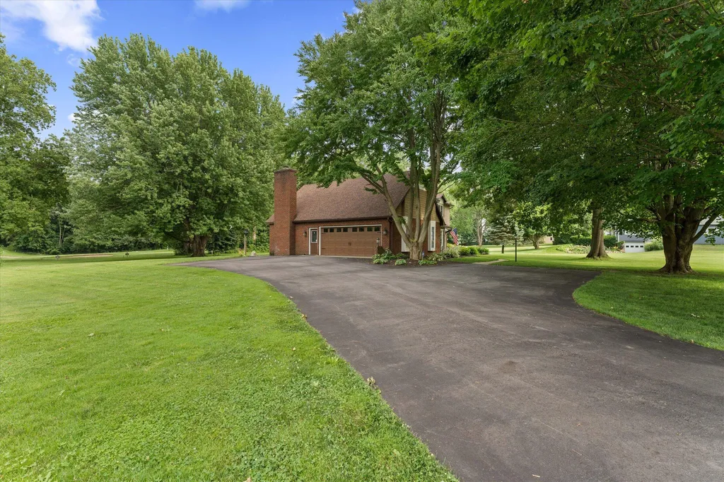 22279 Loupee Drive Lagrange Township MI 49031
