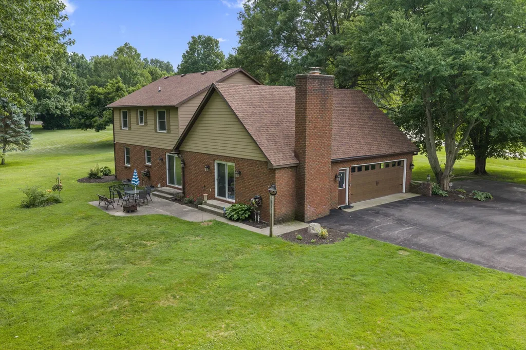 22279 Loupee Drive Lagrange Township MI 49031