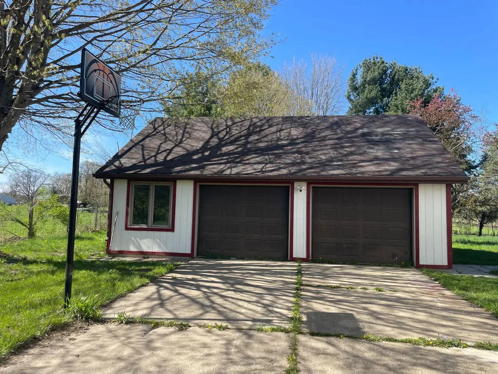 4995 U.s. Highway 12 Bertrand Township MI 49107