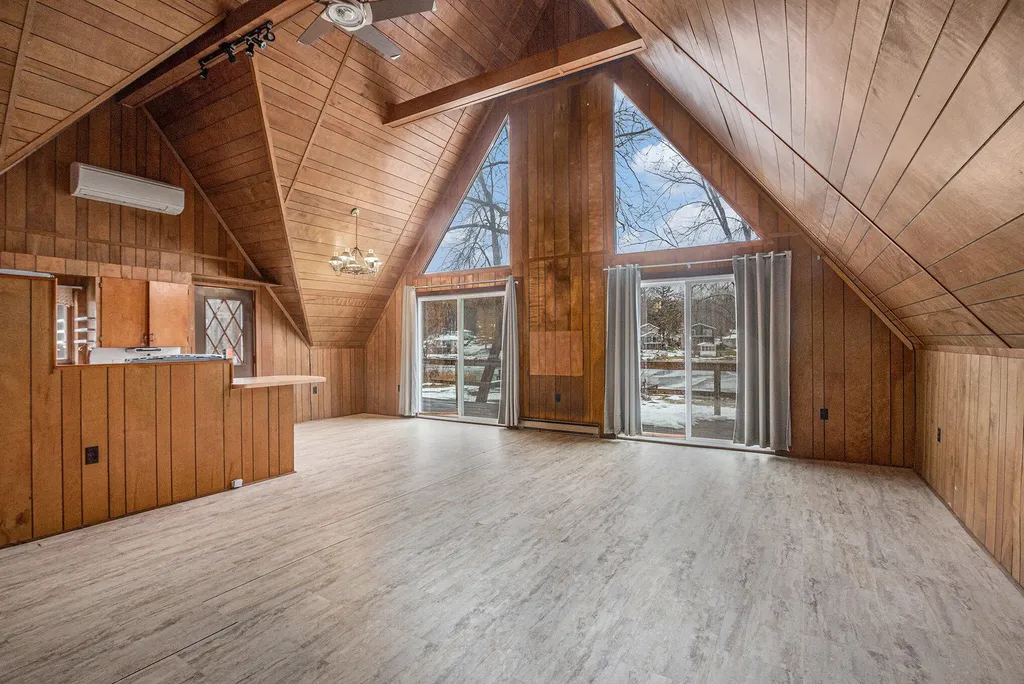 45601 Peninsula Drive E Bloomingdale Township MI 49056