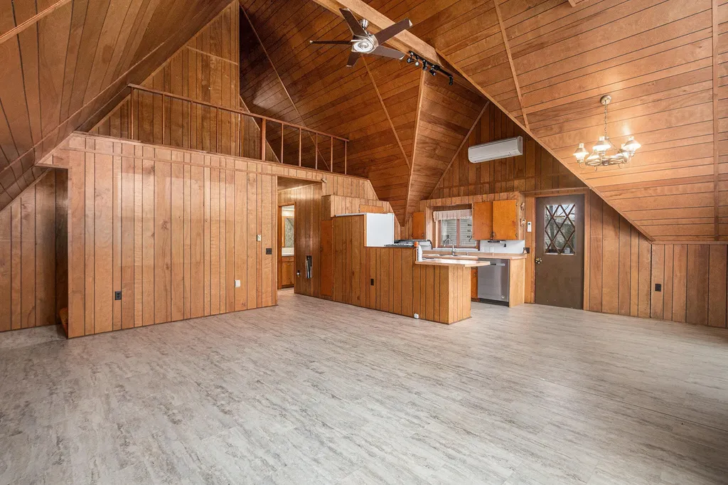 45601 Peninsula Drive E Bloomingdale Township MI 49056