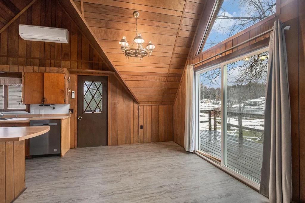 45601 Peninsula Drive E Bloomingdale Township MI 49056