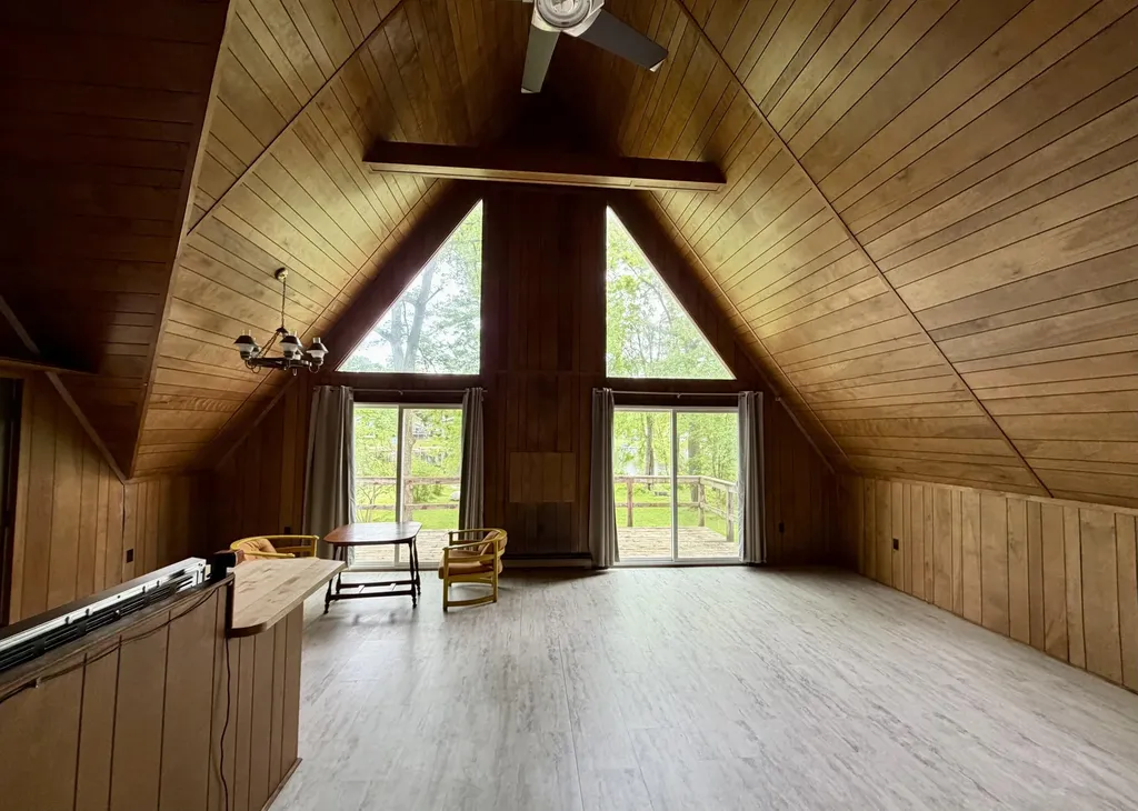 45601 Peninsula Drive E Bloomingdale Township MI 49056