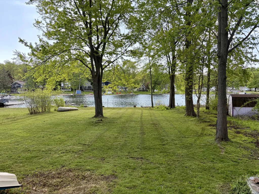 45601 Peninsula Drive E Bloomingdale Township MI 49056