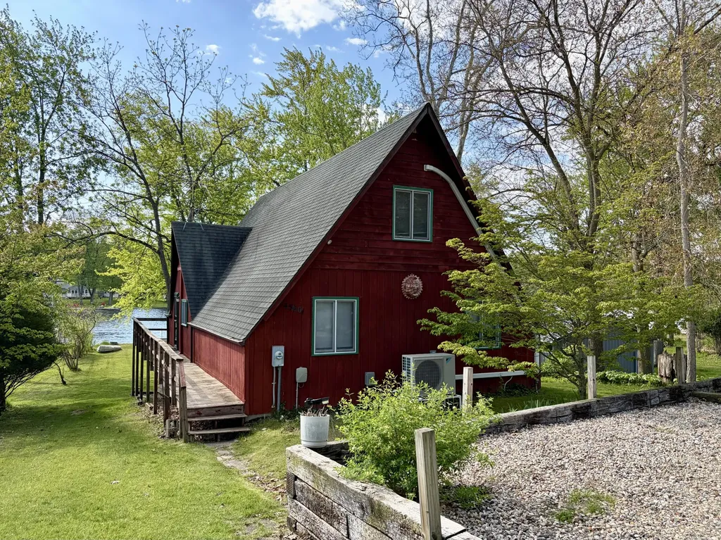 45601 Peninsula Drive E Bloomingdale Township MI 49056