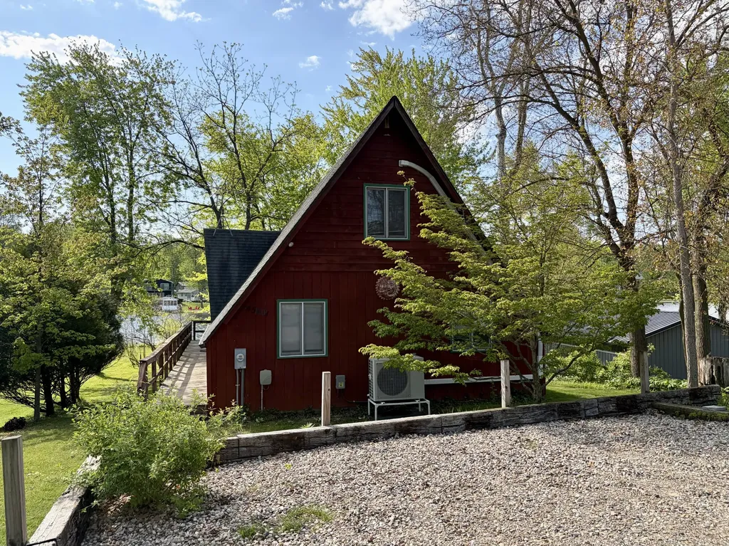 45601 Peninsula Drive E Bloomingdale Township MI 49056