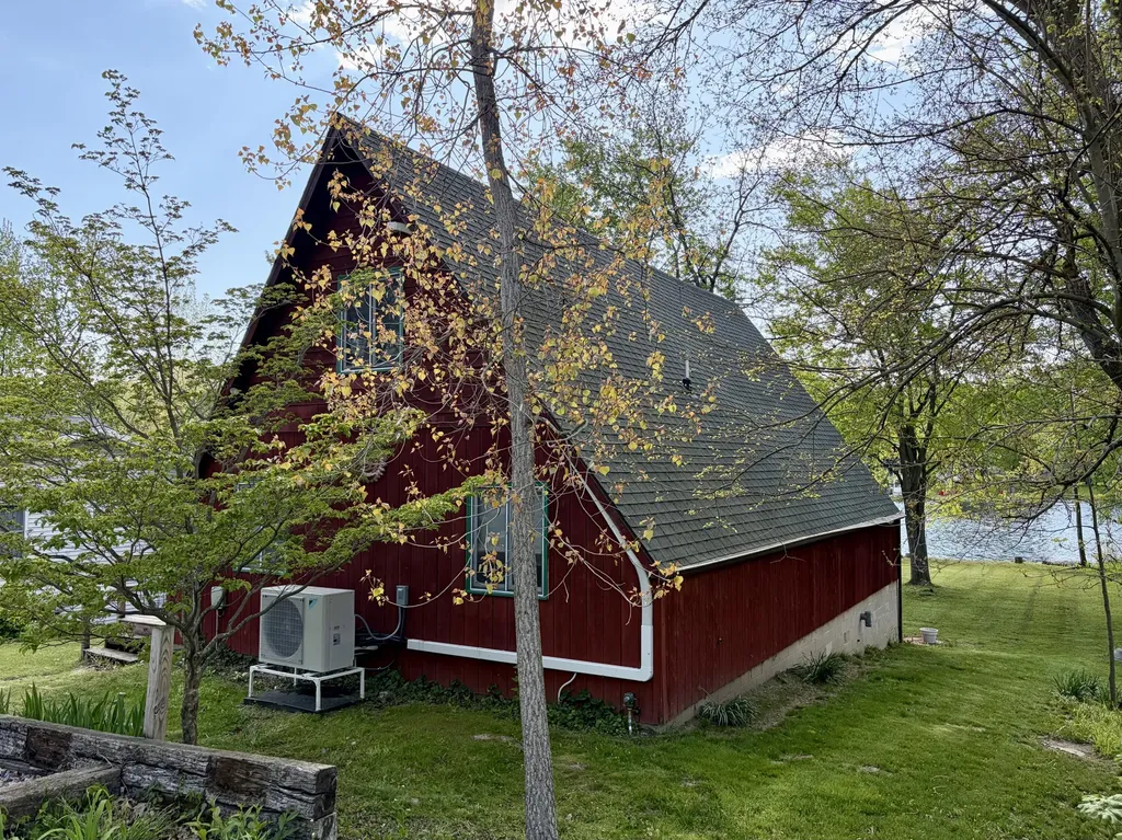 45601 Peninsula Drive E Bloomingdale Township MI 49056