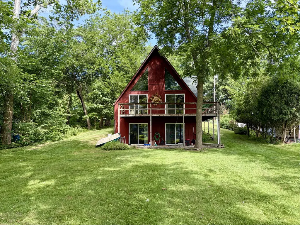 45601 Peninsula Drive E Bloomingdale Township MI 49056