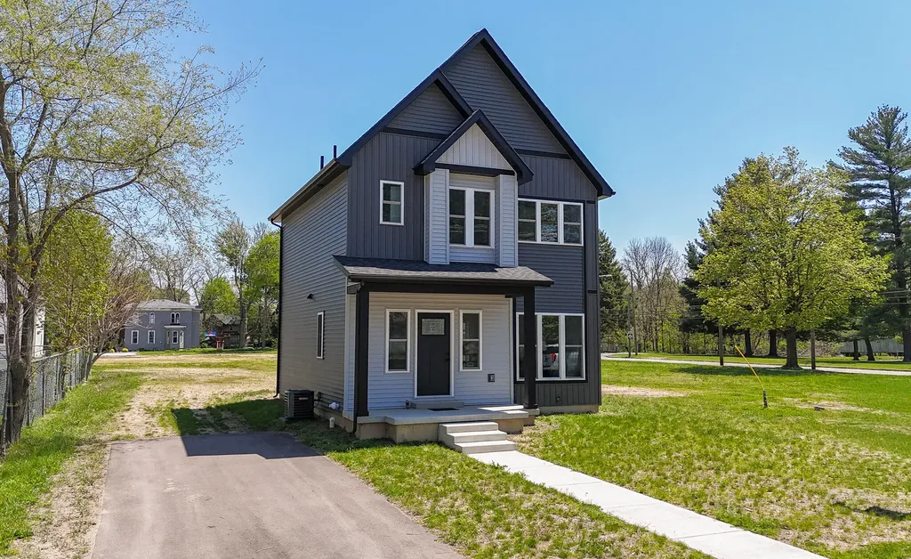 102 N Mill Street Dowagiac City MI 49047