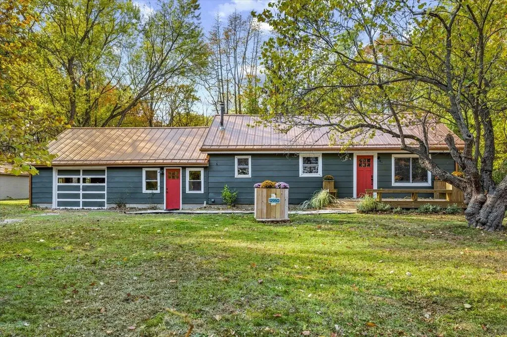 12980 Crestview Drive Chikaming Township MI 49125