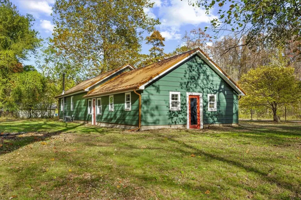 12980 Crestview Drive Chikaming Township MI 49125
