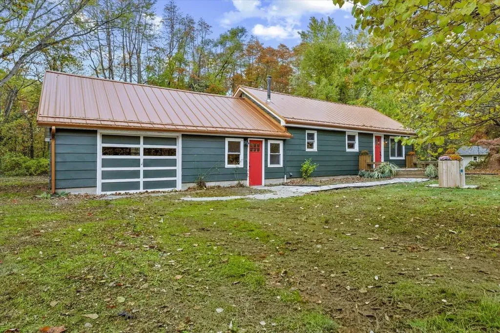 12980 Crestview Drive Chikaming Township MI 49125