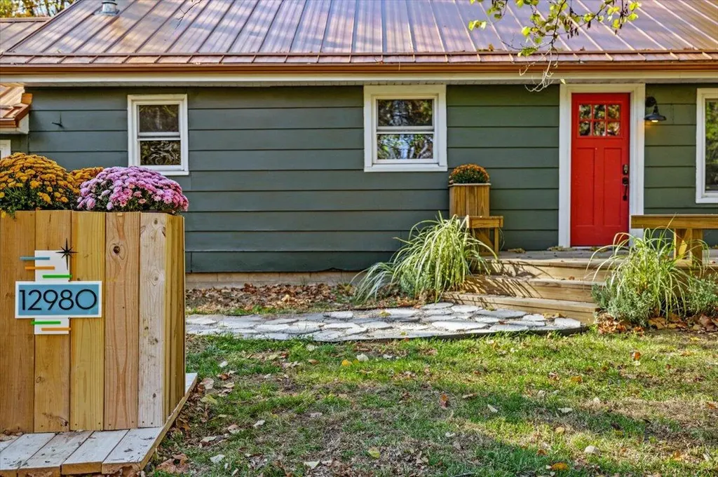 12980 Crestview Drive Chikaming Township MI 49125