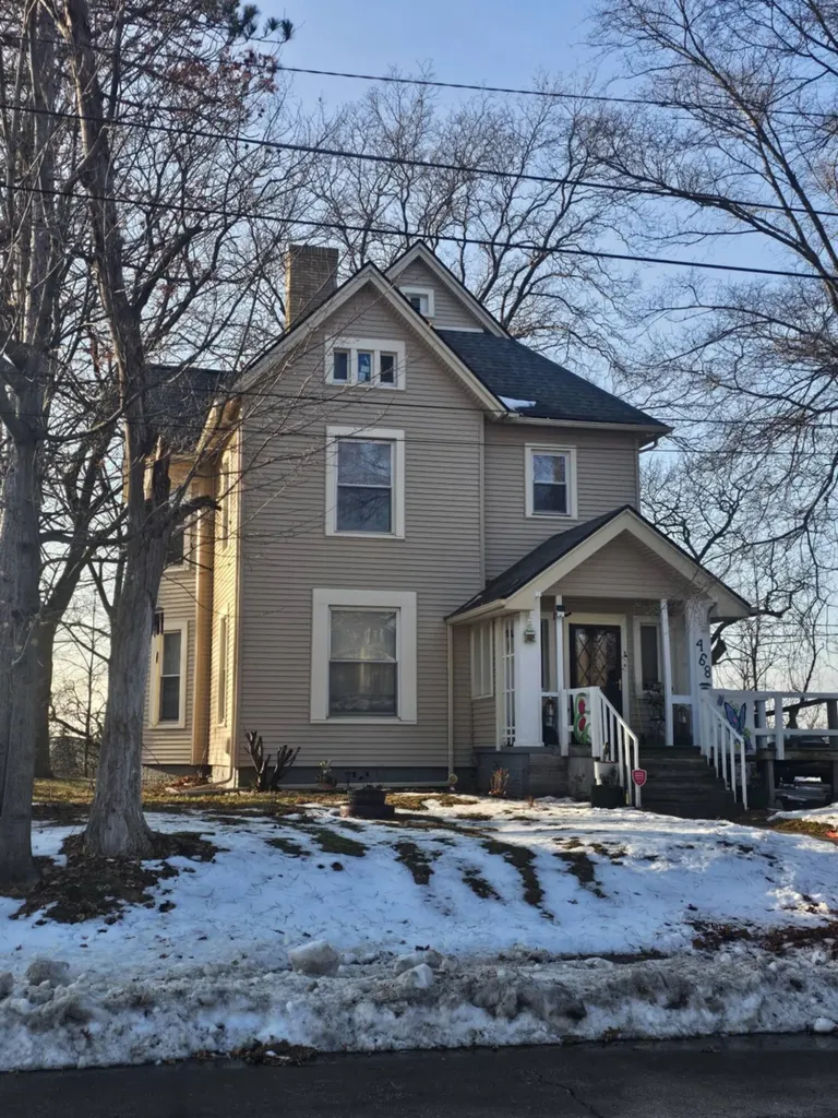 468 Colfax Avenue Benton Harbor City MI 49022