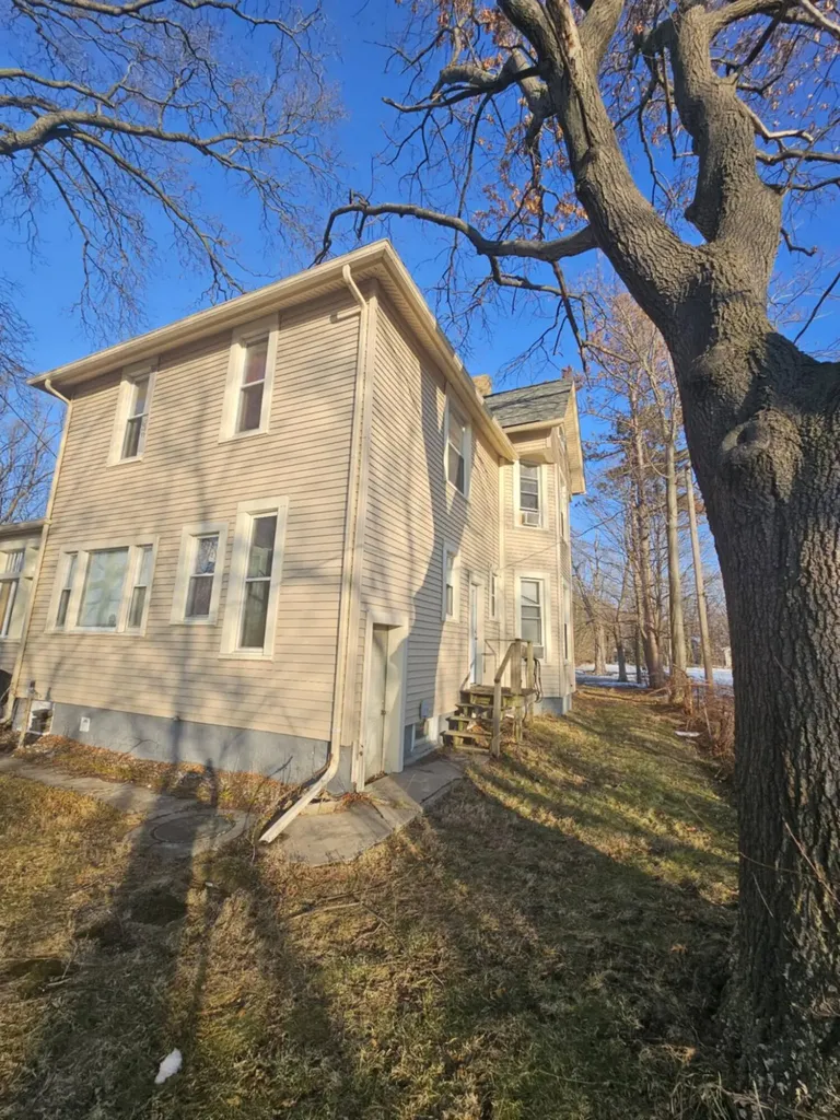 468 Colfax Avenue Benton Harbor City MI 49022