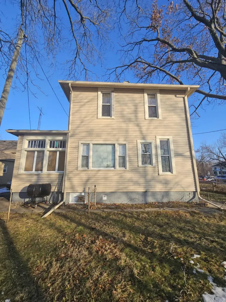 468 Colfax Avenue Benton Harbor City MI 49022